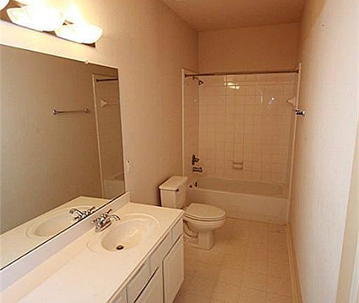 3rd image of 16726 Canyon Whisper Dr