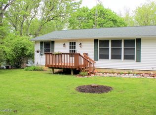 69 W Hallett St, Hillsdale, MI 49242