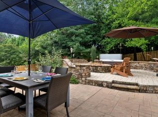 5910 Brookgreen Rd, Sandy Springs, GA 30328