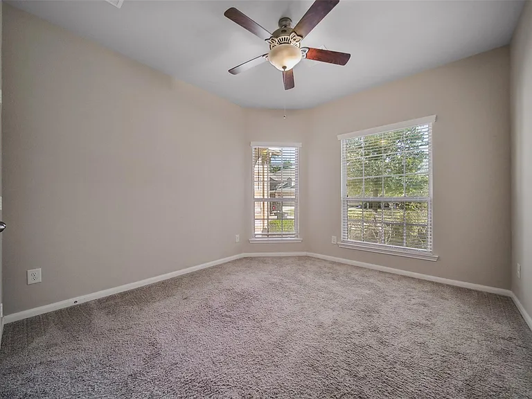25208 Forest Ledge Dr — Photo 30