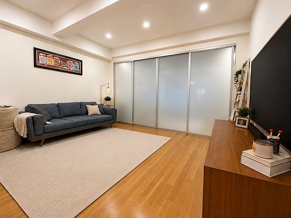 5th image of 90 William St APT 10H