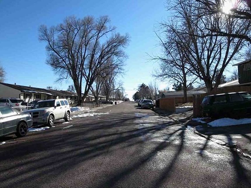 Exterior Neighborhood (street photo)