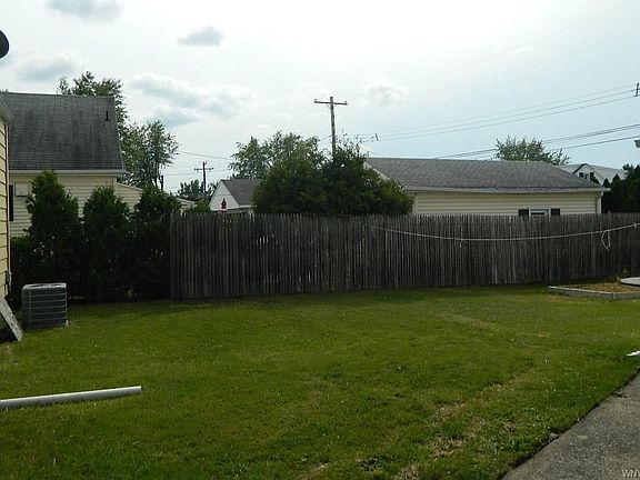 2nd image of 4886 Chapman Pkwy
