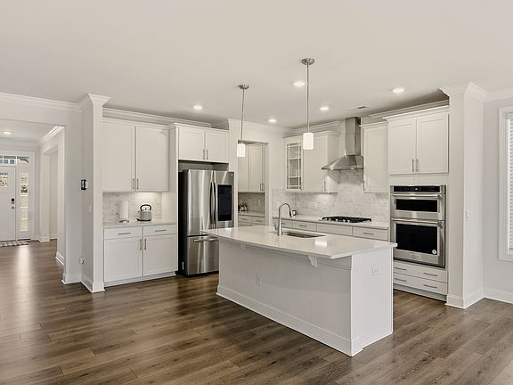 3rd image of 8867 Bakersfield Dr