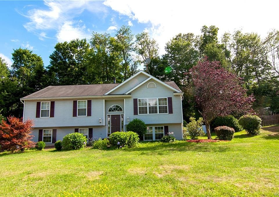 1st image of 6 Toms Ln