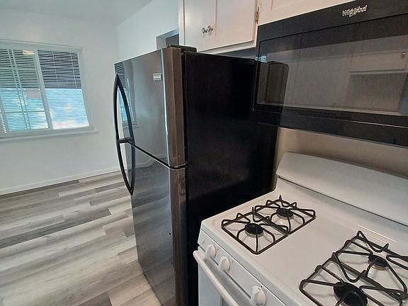 3rd image of 2405 F St APT 5