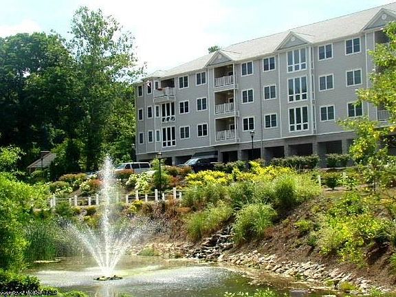 2nd image of 416 Fountain Vw