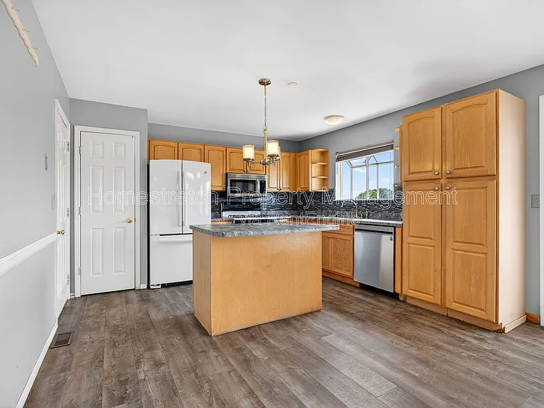 166 Royallprairie Ln — Photo 14