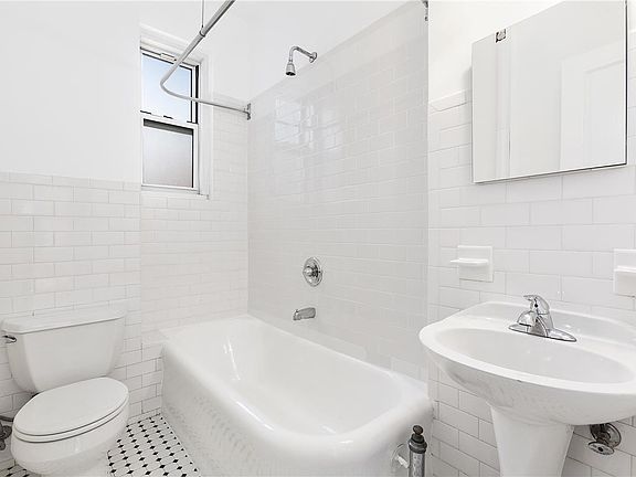5th image of 115 E 89th St APT 9E