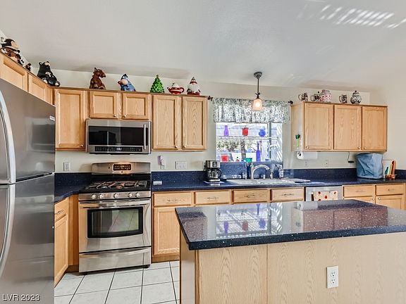 2nd image of 921 River Mountain Dr
