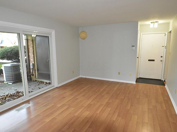 3rd image of 991 Manor Ln Unit N