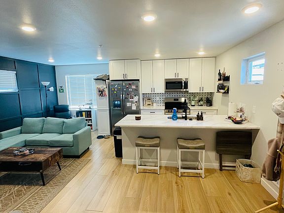 Kitchen / Living Room