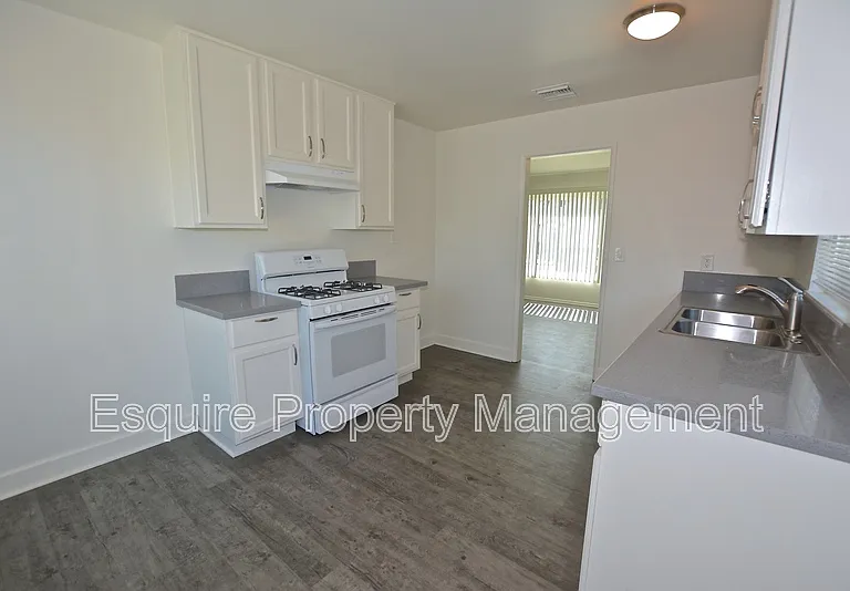 391 Harvard St — Photo 4