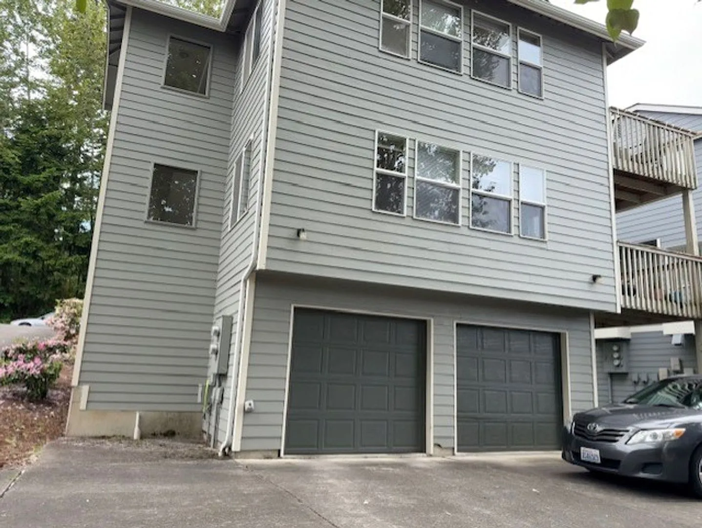 809 and 811 Blueberry Lane — Photo 4