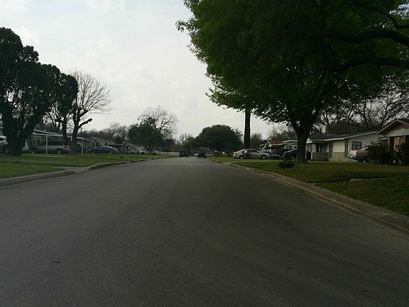 4th image of 455 Fargo Ave