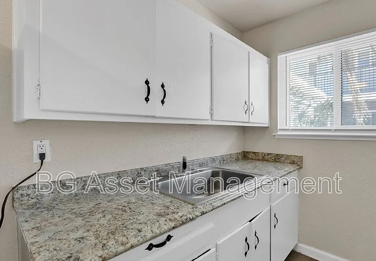714 Darina Ave #3 — Photo 6