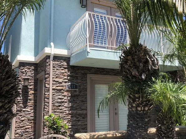 211 7th St, Huntington Beach, CA 92648