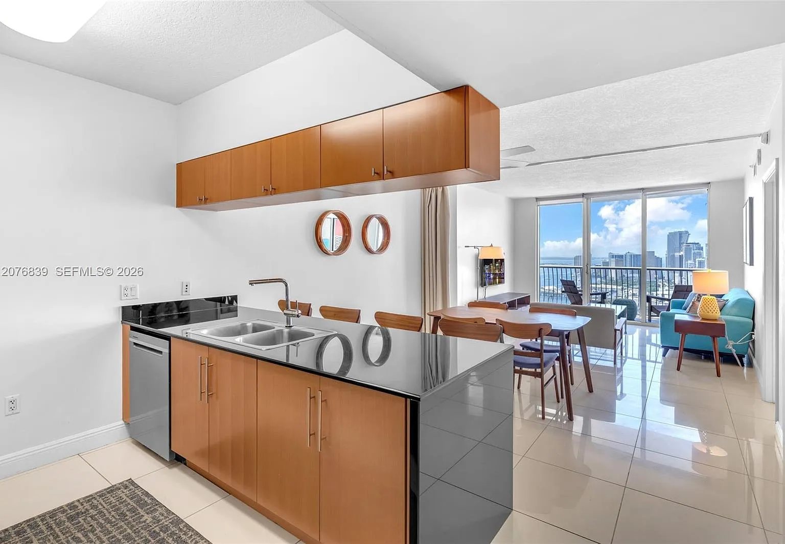 Opera Tower Condo — Photo 3
