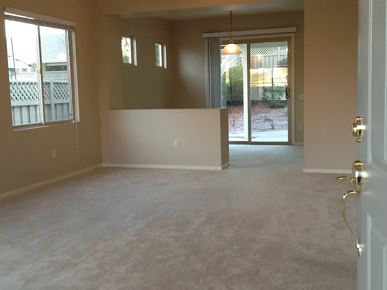 1136 Barnswood Loop — Photo 3