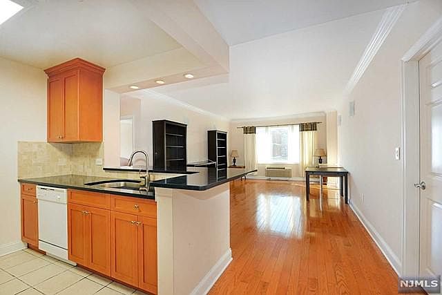 1st image of 2307 City Pl #307