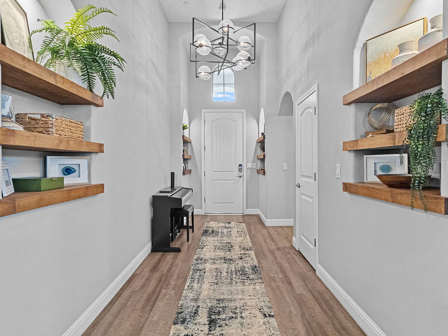 4 bed, 2267 sqft, $5,500 — Photo 3