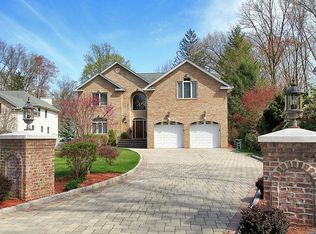 29 John Dow Ave, Waldwick, NJ 07463