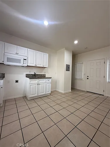 1085 Hoffman Ave #10 Photo 1