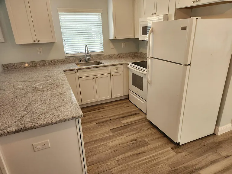 1501 Pine St — Photo 11
