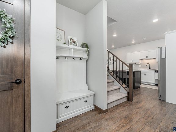 3rd image of 6163 S Alki Pl
