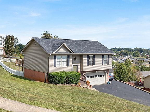 5th image of 240 Mountain Creek Ct