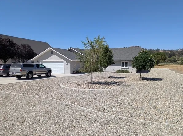 18201 Saint Andrews Dr, Tehachapi, CA 93561