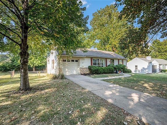 2nd image of 5844 Granada Ln