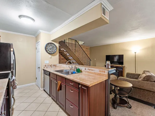 9000 El Cajon Way APT 2, Sacramento, CA 95826