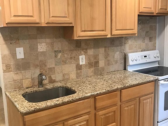 2nd image of 607 Boyden Ave #1