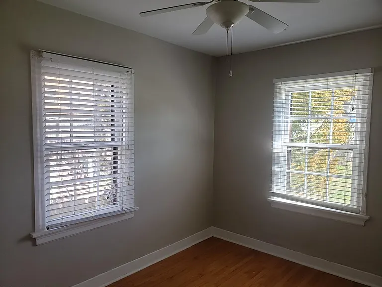 556 S Clay Ave — Photo 8