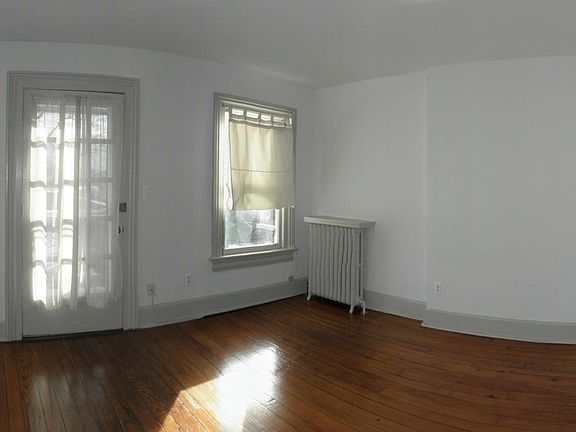 5th image of 812 Prince St APT 4