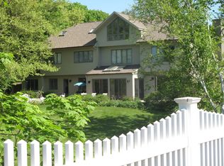 9 Hillside Pl, Madison, CT 06443