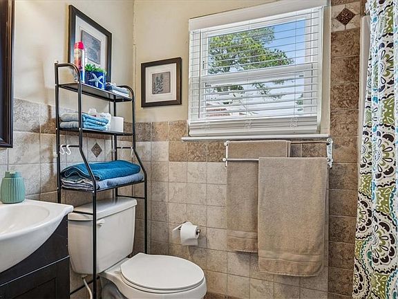 5th image of 1640 Old Buckroe Rd