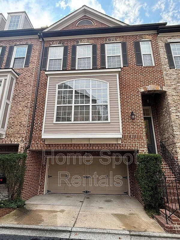 3 bed, 3.5 bath, 1968 sqft, $3,995 — Photo 2