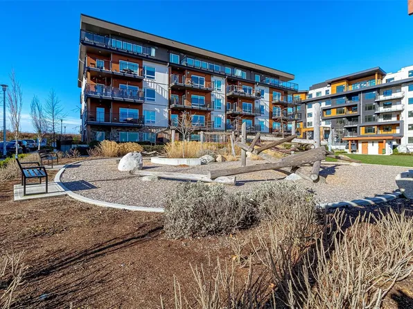 2500 Hackett Cres #307, Central Saanich, BC V8M 2B9