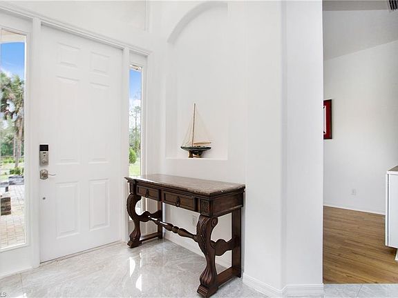 5th image of 853 Desoto BLVD S