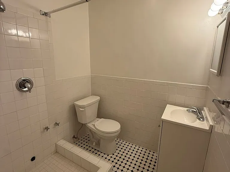 New King Edward Apartments — Photo 44