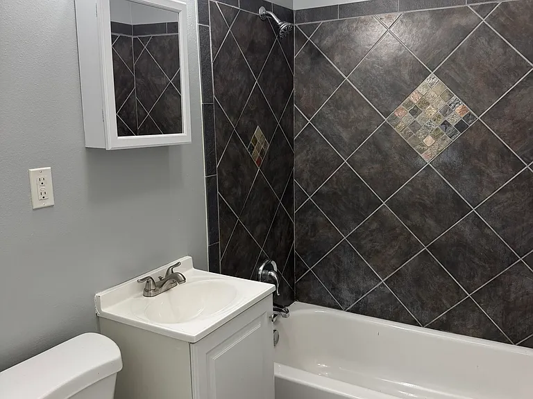 2137 Timoleon St — Photo 11