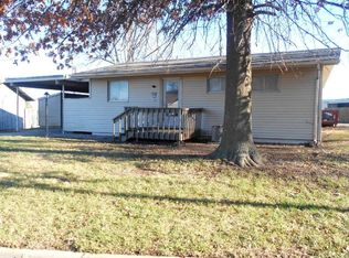 7130 SW Greenview Dr, Topeka, KS 66619