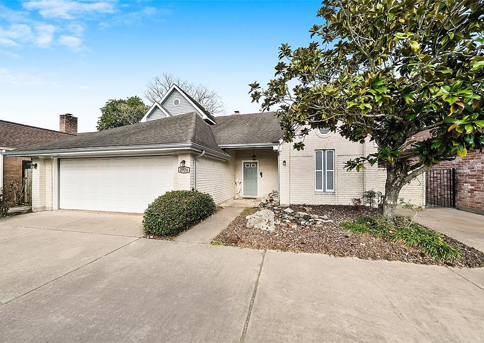 1st image of 2926 Lake View Dr