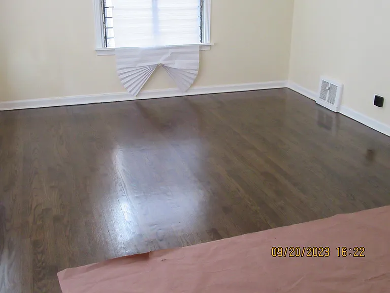14118 Calumet Ave — Photo 3