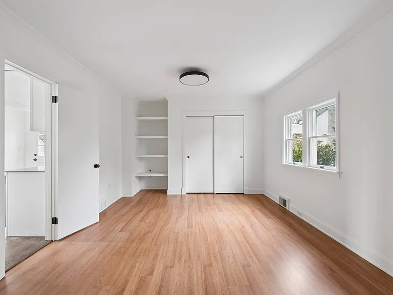22 Lake Side Dr — Photo 8
