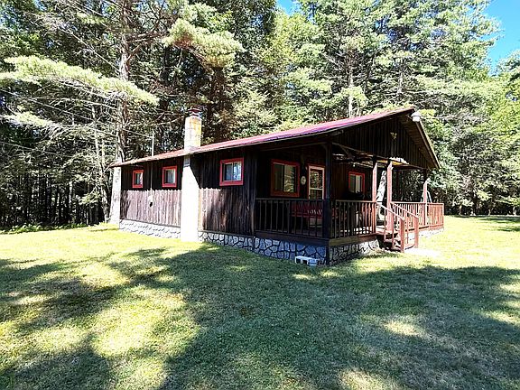 9th image of 450 Burr Ln
