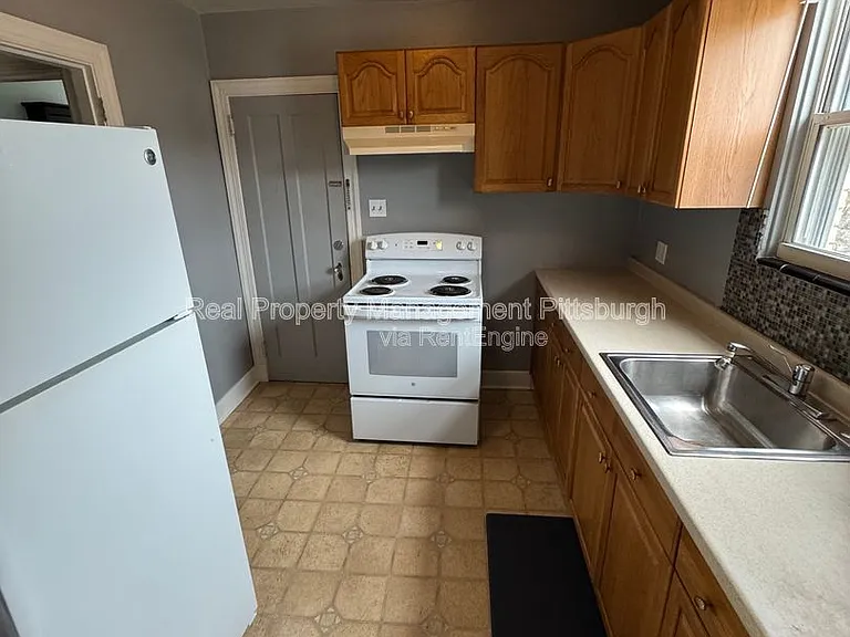 4 Amherst Ave #4 — Photo 5