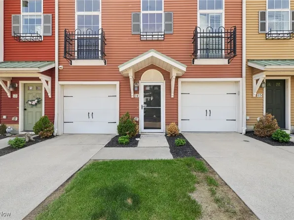 14 Grandview Dr, Rocky River, OH 44116